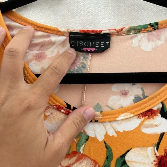 Womens dress - Picture 2 of 2